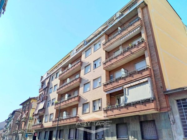 appartamento in vendita a Torino in zona Borgata Vittoria