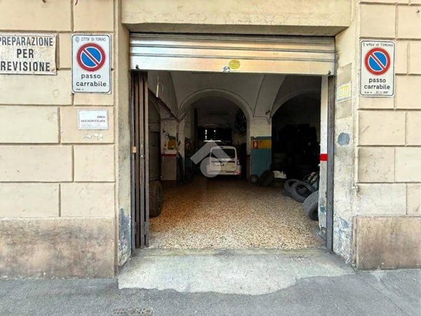 negozio in vendita a Torino in zona San Donato