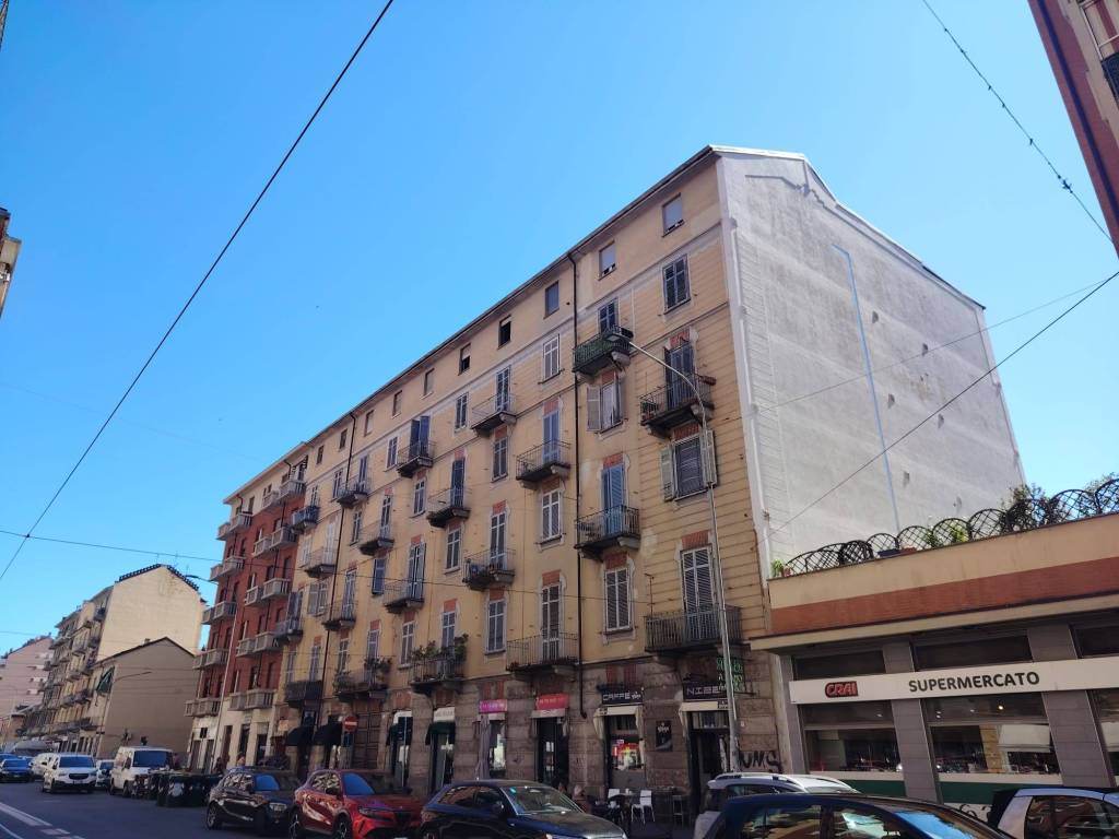locale commerciale in vendita a Torino in zona Millefonti