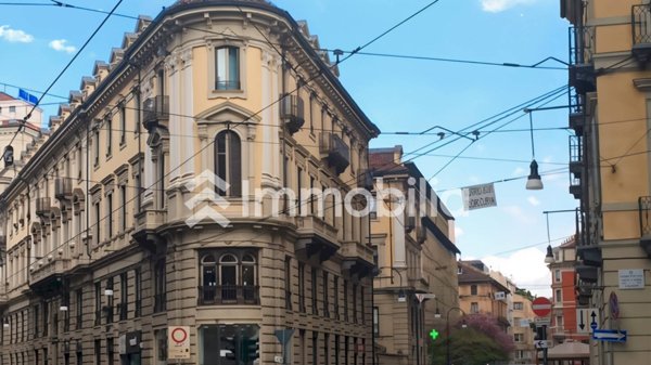 locale commerciale in vendita a Torino in zona Centro Storico