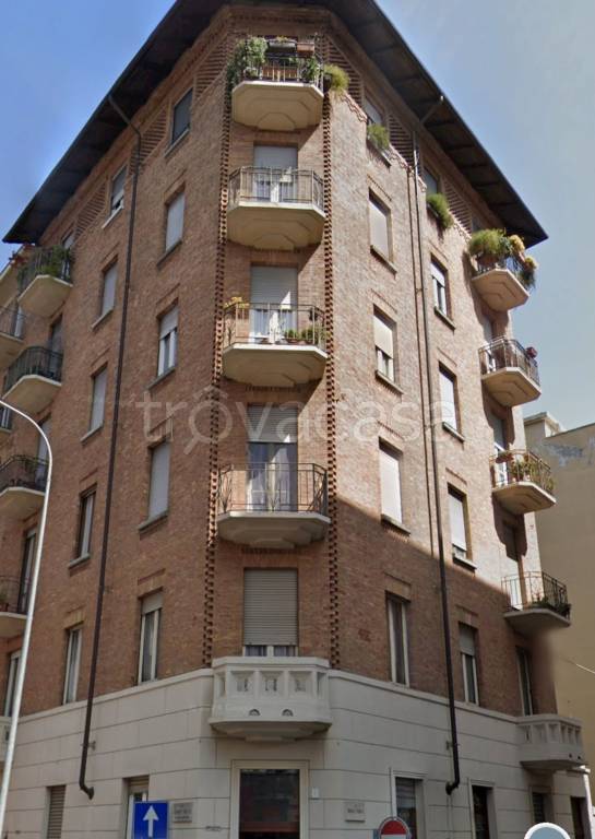 appartamento in vendita a Torino in zona Aurora