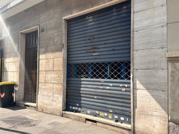 negozio in vendita a Torino in zona Parella