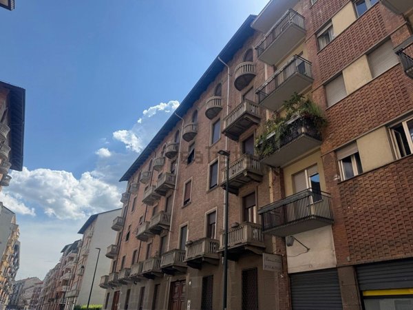 appartamento in vendita a Torino in zona Cenisia