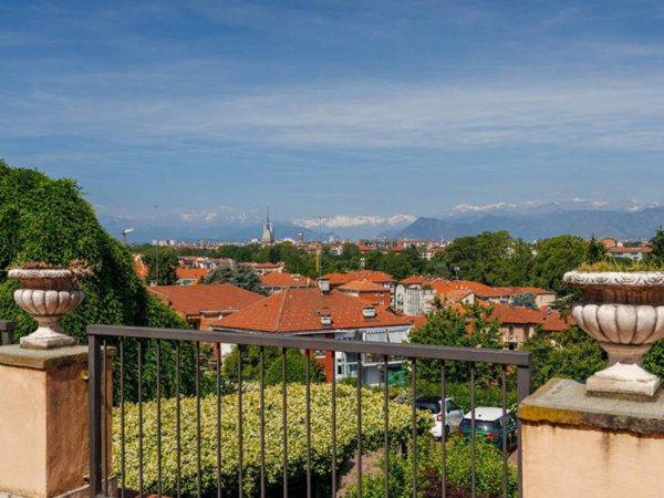 casa indipendente in vendita a Torino in zona Madonna del Pilone