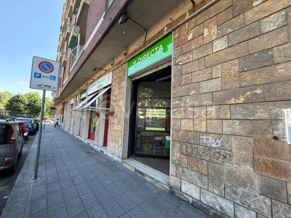 negozio in vendita a Torino in zona Lingotto