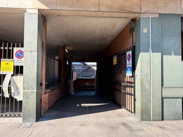 negozio in vendita a Torino in zona Cit Turin
