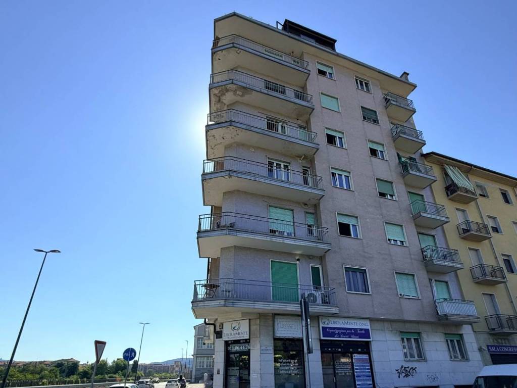 appartamento in vendita a Torino in zona Santa Rita