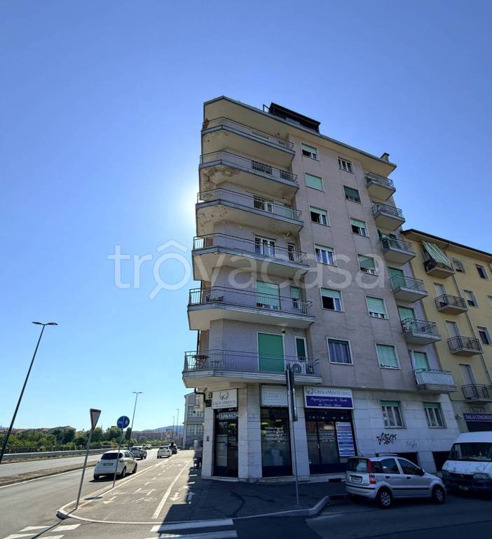 appartamento in vendita a Torino in zona Santa Rita