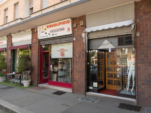 negozio in vendita a Torino in zona Rebaudengo