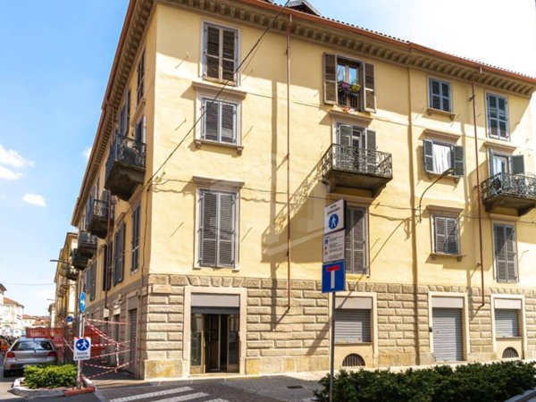 negozio in vendita a Torino in zona Aurora