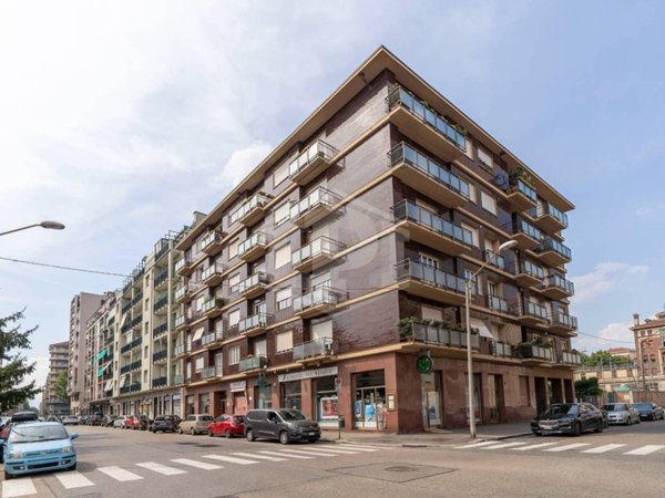 appartamento in vendita a Torino in zona Lingotto