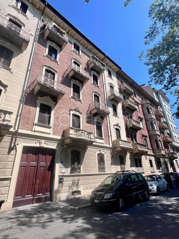 appartamento in vendita a Torino in zona Cit Turin