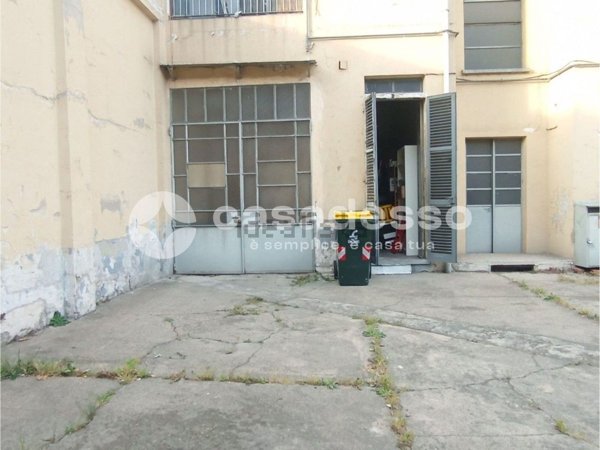 locale di sgombero in vendita a Torino in zona Mirafiori Nord