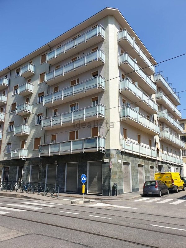 negozio in vendita a Torino in zona Aurora
