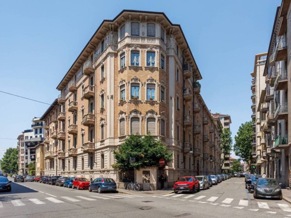 appartamento in vendita a Torino in zona Cit Turin