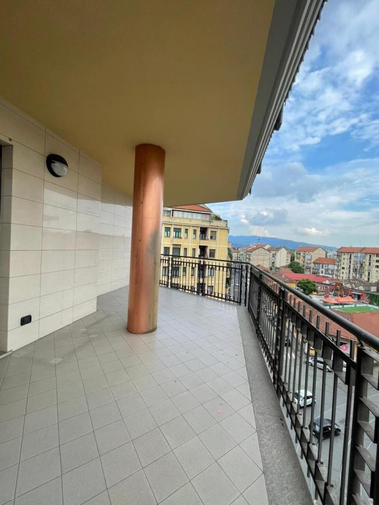 appartamento in vendita a Torino in zona Aurora