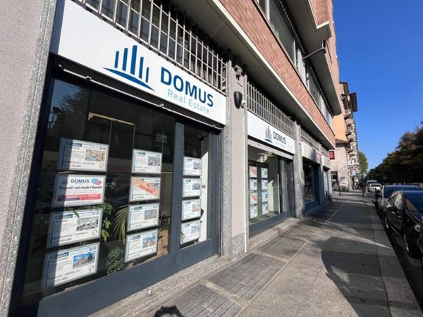 negozio in vendita a Torino in zona Cenisia