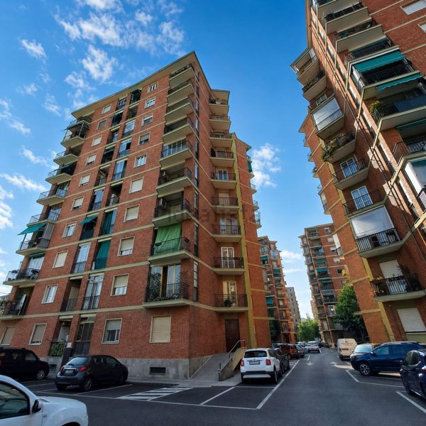 appartamento in vendita a Torino in zona Lingotto