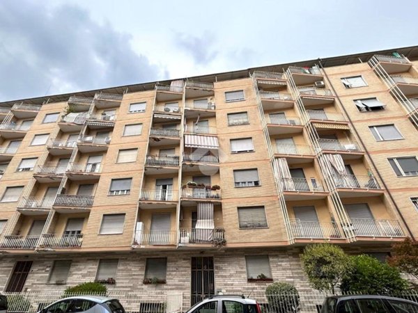 appartamento in vendita a Torino in zona Lingotto