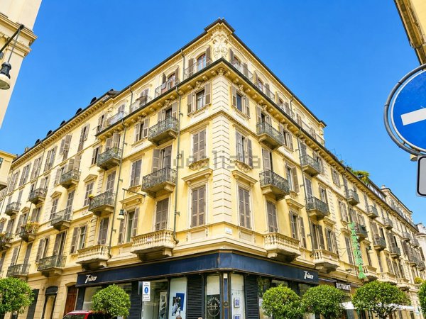 ufficio in vendita a Torino in zona Centro Storico