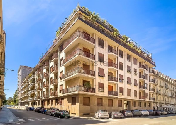 ufficio in vendita a Torino in zona Crocetta