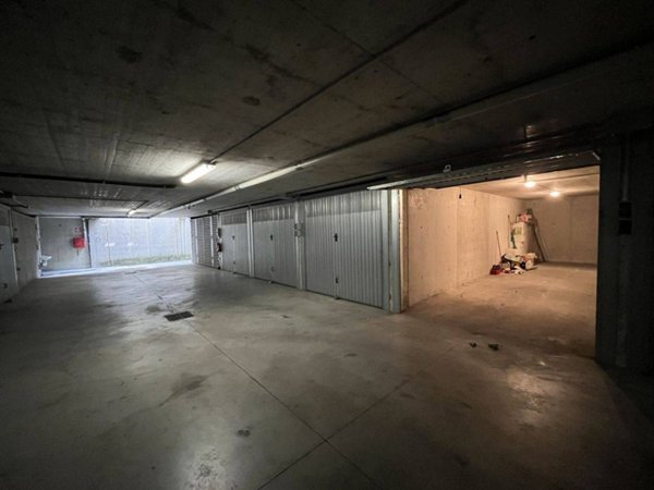 negozio in vendita a Torino in zona Lingotto
