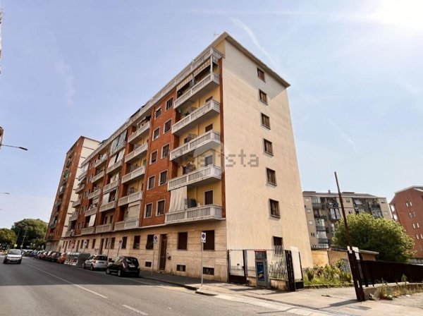appartamento in vendita a Torino in zona Borgata Vittoria