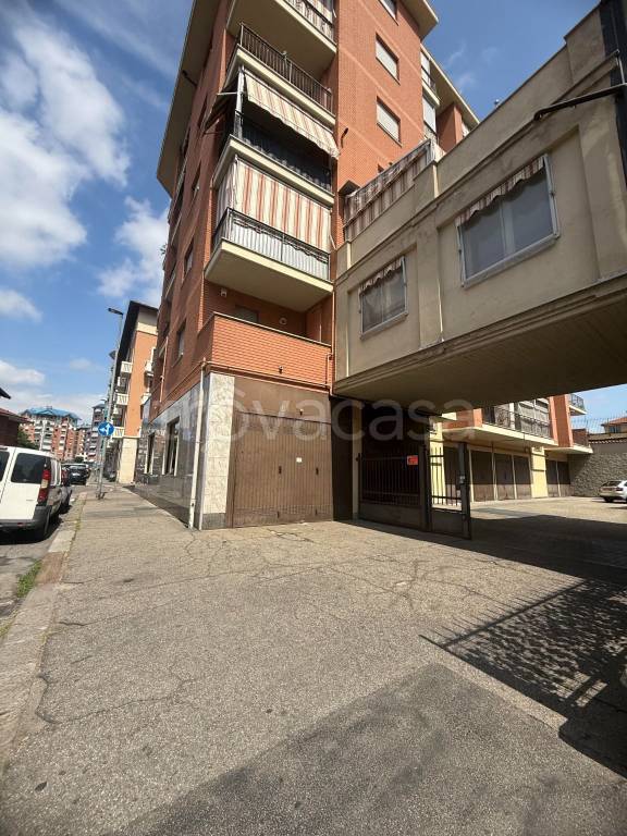locale di sgombero in vendita a Torino in zona Barriera di Milano