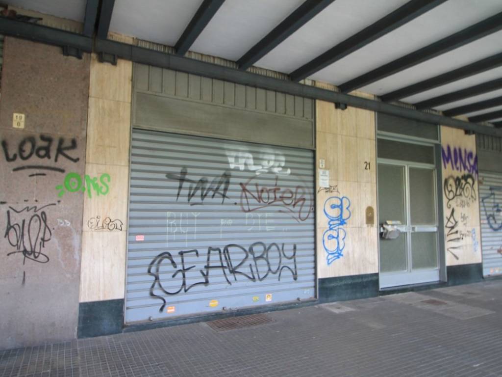 negozio in vendita a Torino in zona Lingotto