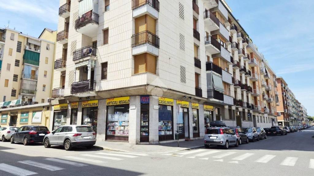 negozio in vendita a Torino in zona Pozzo Strada