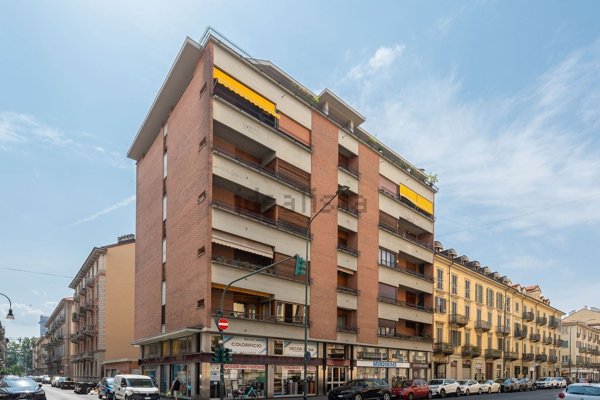 appartamento in vendita a Torino in zona Cit Turin