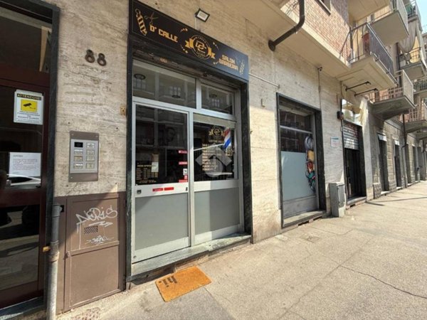 negozio in vendita a Torino in zona Parella