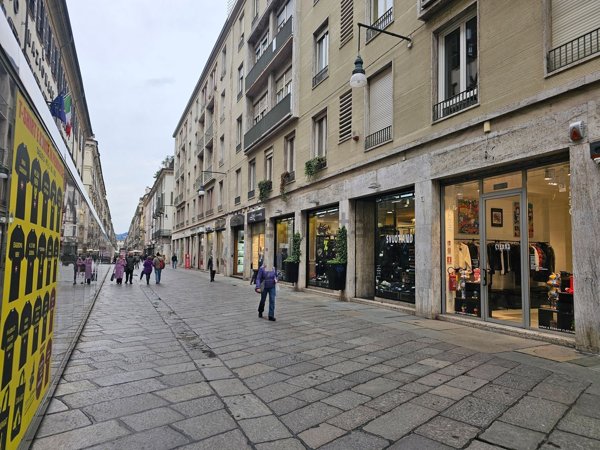 locale commerciale in vendita a Torino in zona Centro Storico