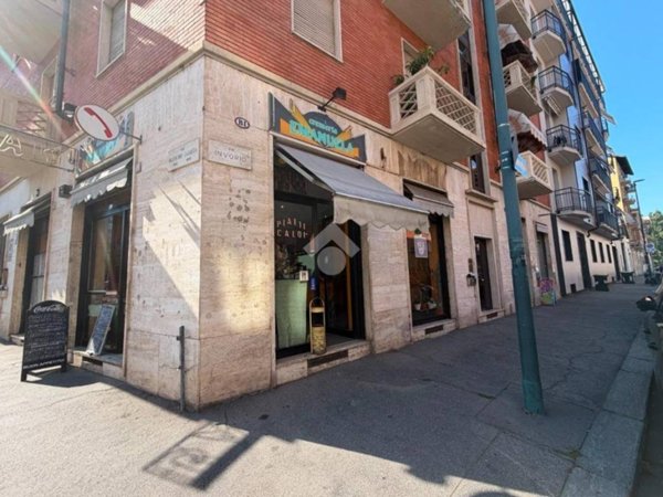 negozio in vendita a Torino in zona Parella