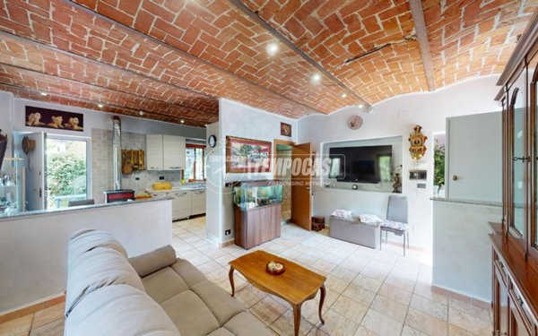 casa indipendente in vendita a Torino in zona Sassi