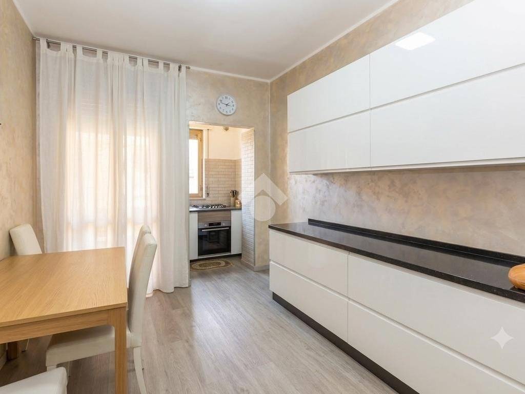 appartamento in vendita a Torino in zona Parella