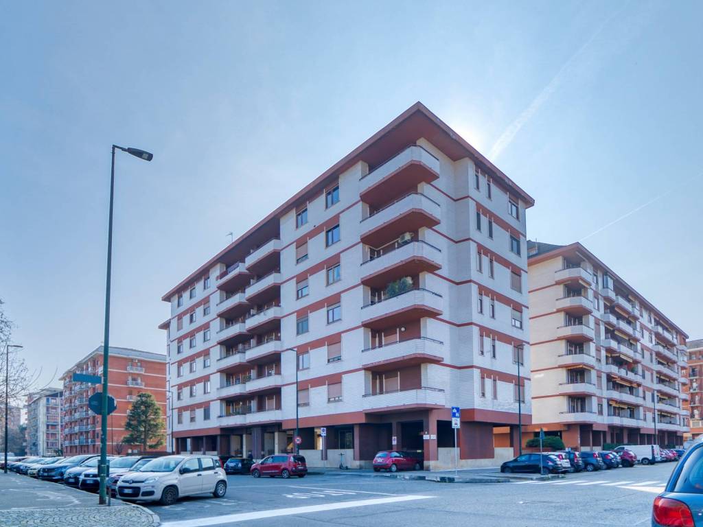 appartamento in vendita a Torino in zona Mirafiori Nord