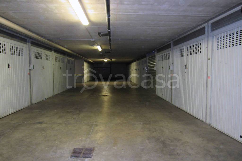 locale di sgombero in vendita a Torino in zona Cenisia