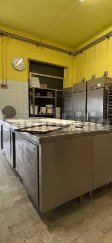 locale commerciale in vendita a Torino in zona Borgo San Paolo