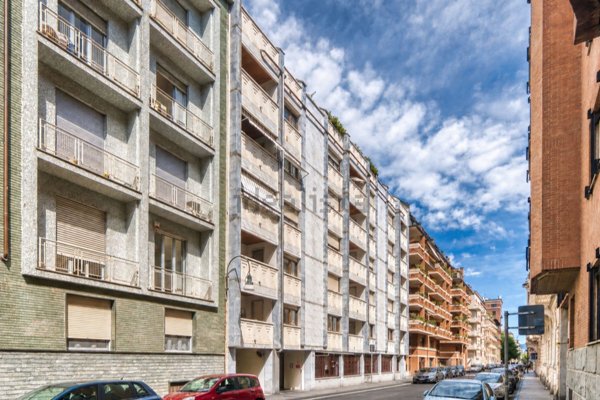 appartamento in vendita a Torino in zona Cit Turin