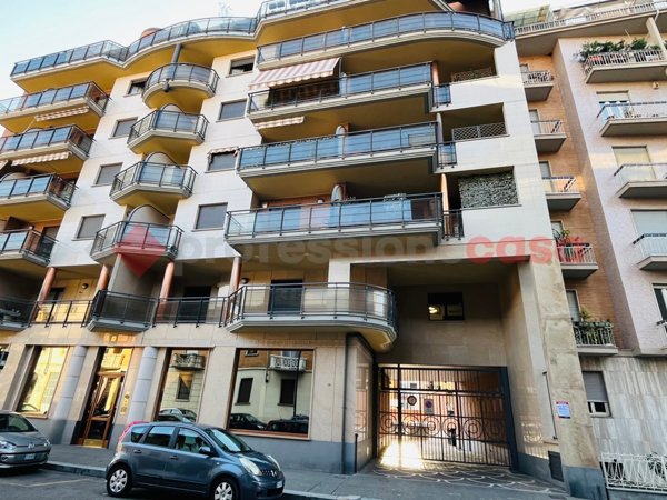 ufficio in vendita a Torino in zona Parella