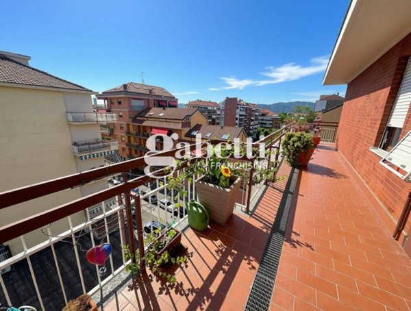appartamento in vendita a Torino in zona Santa Rita