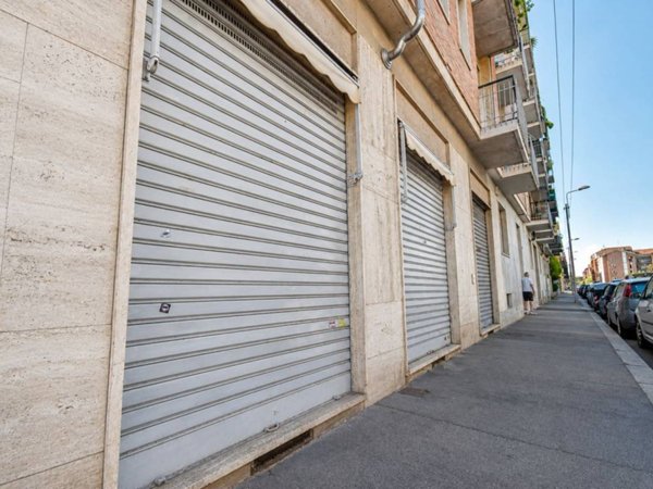 negozio in vendita a Torino in zona Pozzo Strada
