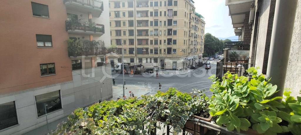 appartamento in vendita a Torino in zona Aurora