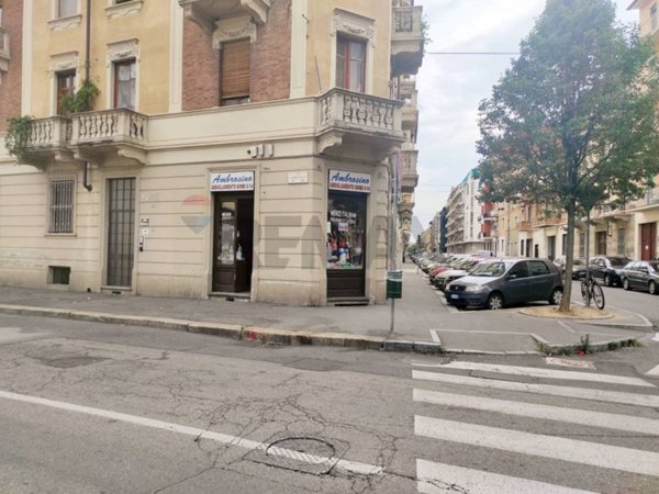 negozio in vendita a Torino in zona Barriera di Milano