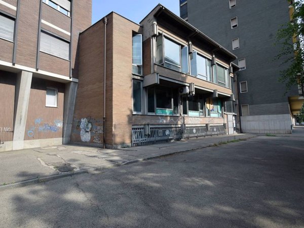 intera palazzina in vendita a Torino in zona Lingotto