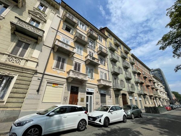 appartamento in vendita a Torino in zona Cenisia