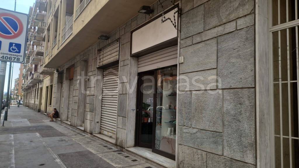 negozio in vendita a Torino in zona Barriera di Milano