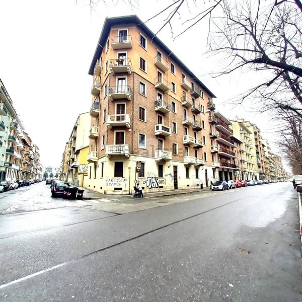 appartamento in vendita a Torino in zona Borgo San Paolo