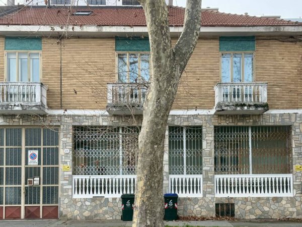 casa indipendente in vendita a Torino in zona Mirafiori Nord